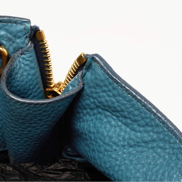 EUC Prada Vitello Daino Leather Side Zip Shopper tote - Picture 7 of 17